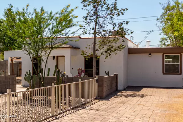 2047 E VIRGINIA Avenue, Phoenix, AZ 85006