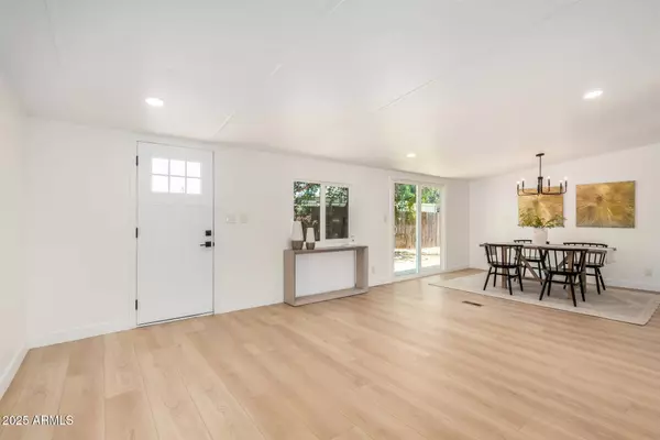 10733 W SACK Drive, Peoria, AZ 85373