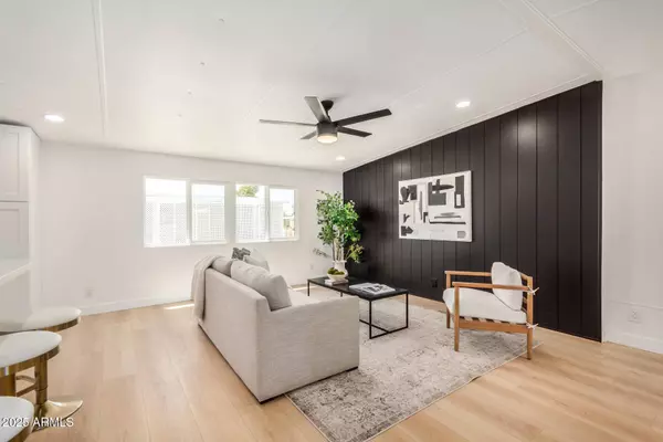 10733 W SACK Drive, Peoria, AZ 85373