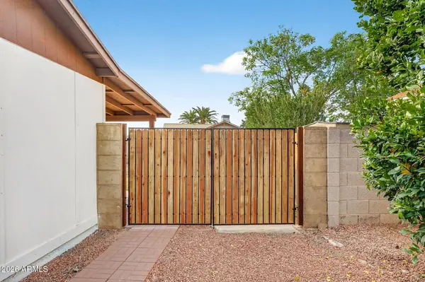 1327 W HIGHLAND Street, Chandler, AZ 85224