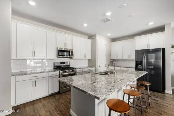 554 W RAINBOW BRIDGE Lane, San Tan Valley, AZ 85140