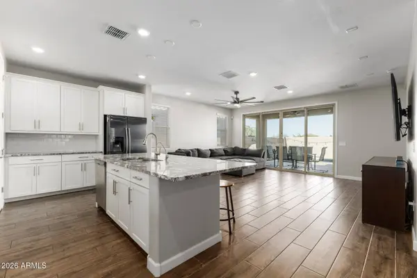 554 W RAINBOW BRIDGE Lane, San Tan Valley, AZ 85140