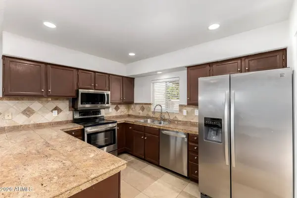 3850 W BLUEFIELD Avenue, Glendale, AZ 85308