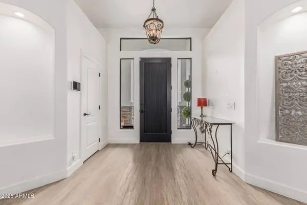 300 S BANNING Court, Gilbert, AZ 85296