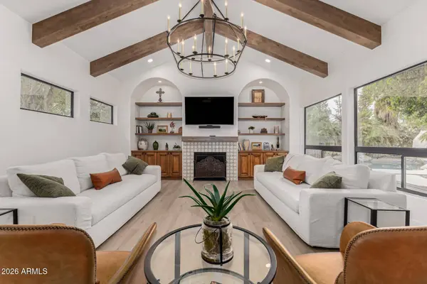 300 S BANNING Court, Gilbert, AZ 85296