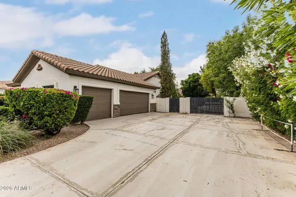 300 S BANNING Court, Gilbert, AZ 85296