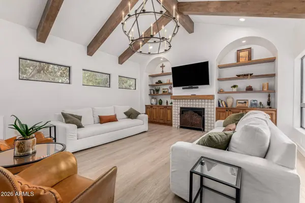 300 S BANNING Court, Gilbert, AZ 85296