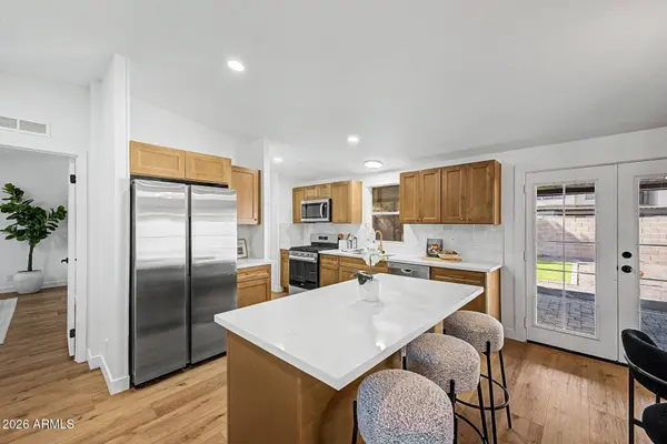 2526 E BEHREND Drive, Phoenix, AZ 85050