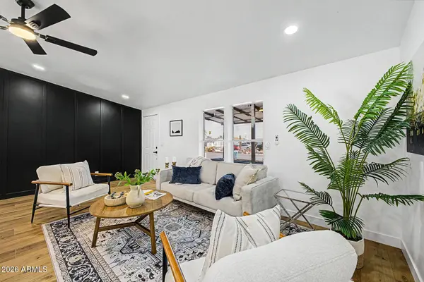 2526 E BEHREND Drive, Phoenix, AZ 85050