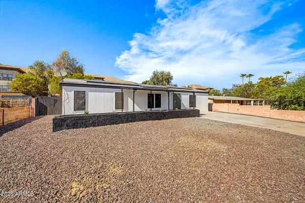 2526 E BEHREND Drive, Phoenix, AZ 85050