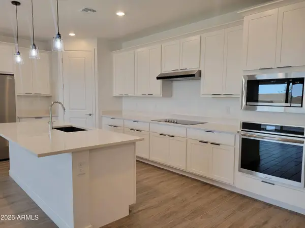2152 W Rutledge Avenue, Apache Junction, AZ 85120
