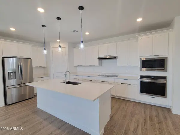 2152 W Rutledge Avenue, Apache Junction, AZ 85120