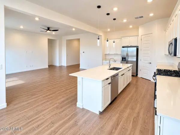 3302 E AGLIO Avenue, San Tan Valley, AZ 85143