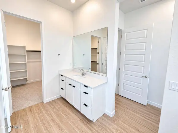 3302 E AGLIO Avenue, San Tan Valley, AZ 85143