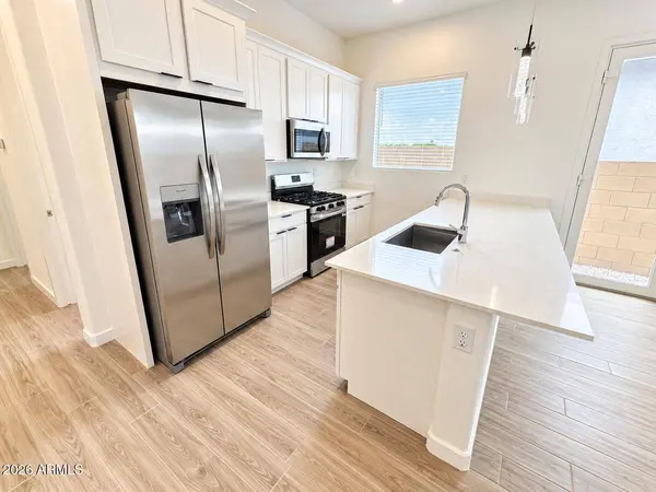 3302 E AGLIO Avenue, San Tan Valley, AZ 85143