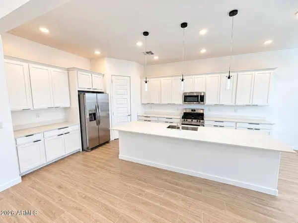 3302 E AGLIO Avenue, San Tan Valley, AZ 85143