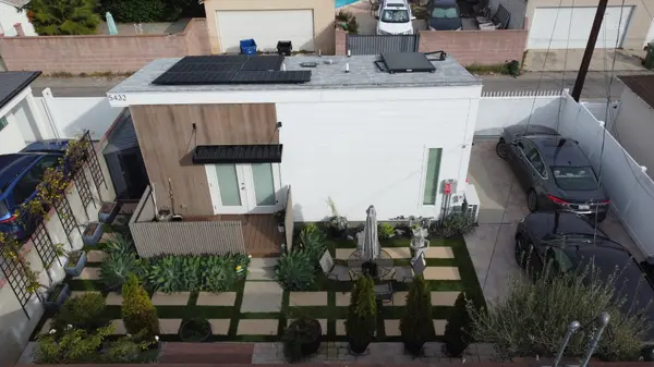 5428 Kester Ave, Van Nuys, CA 91411-3749