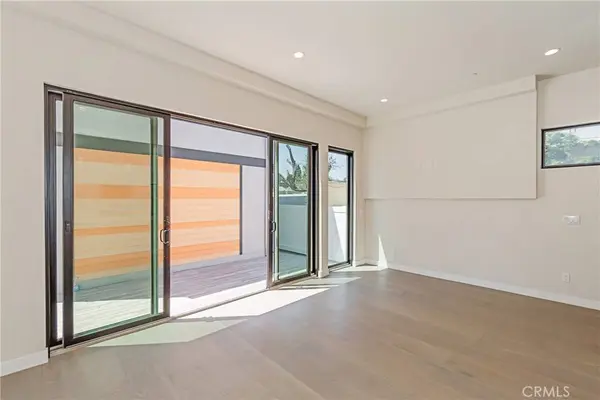 1205 Manzanita ST, Los Angeles, CA 90029