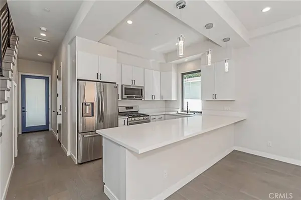 1205 Manzanita ST, Los Angeles, CA 90029