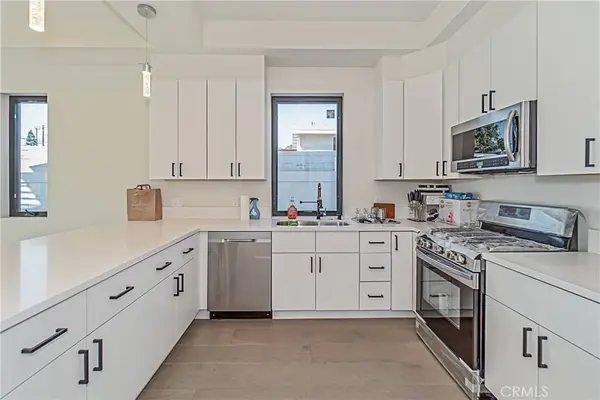 1205 Manzanita ST, Los Angeles, CA 90029