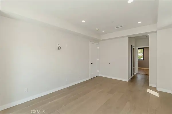 1205 Manzanita ST, Los Angeles, CA 90029