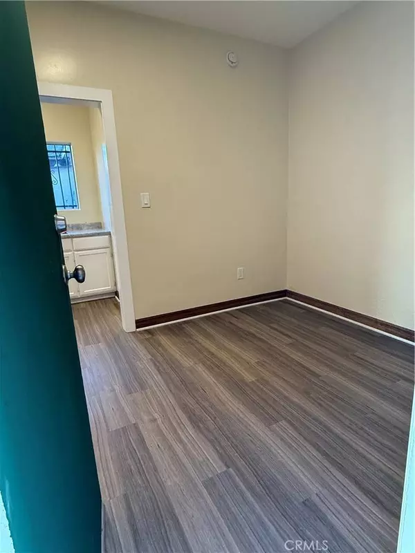 1944 New England ST, Los Angeles, CA 90007