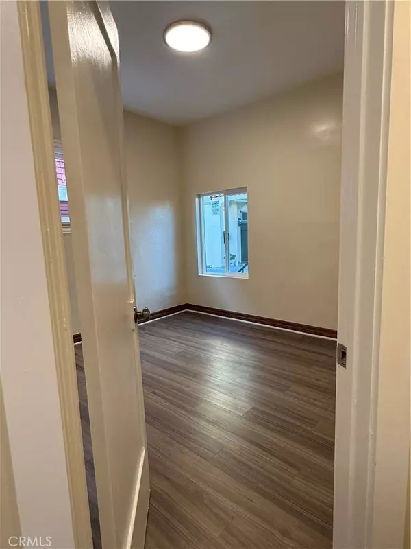 1944 New England ST, Los Angeles, CA 90007