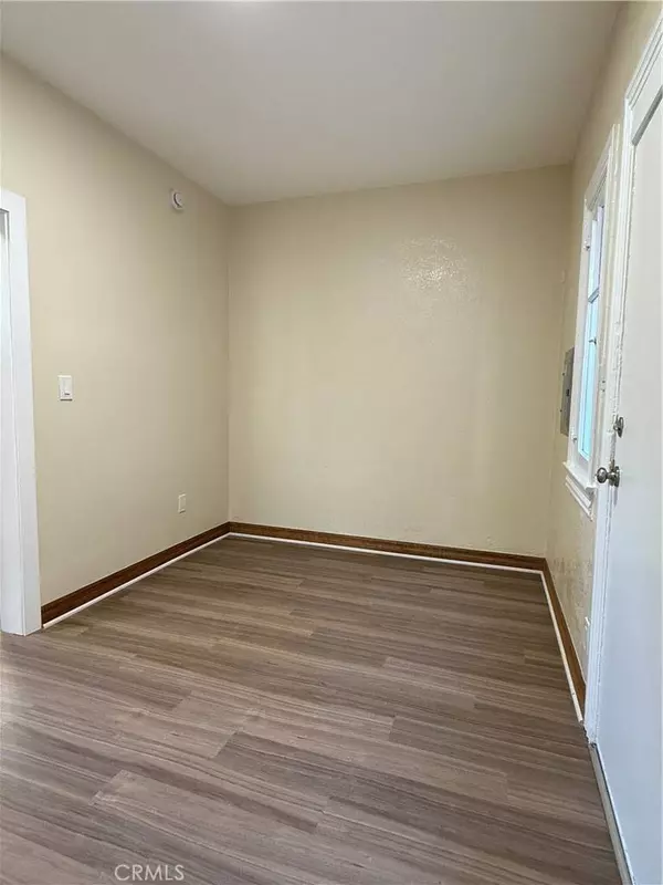 1944 New England ST, Los Angeles, CA 90007