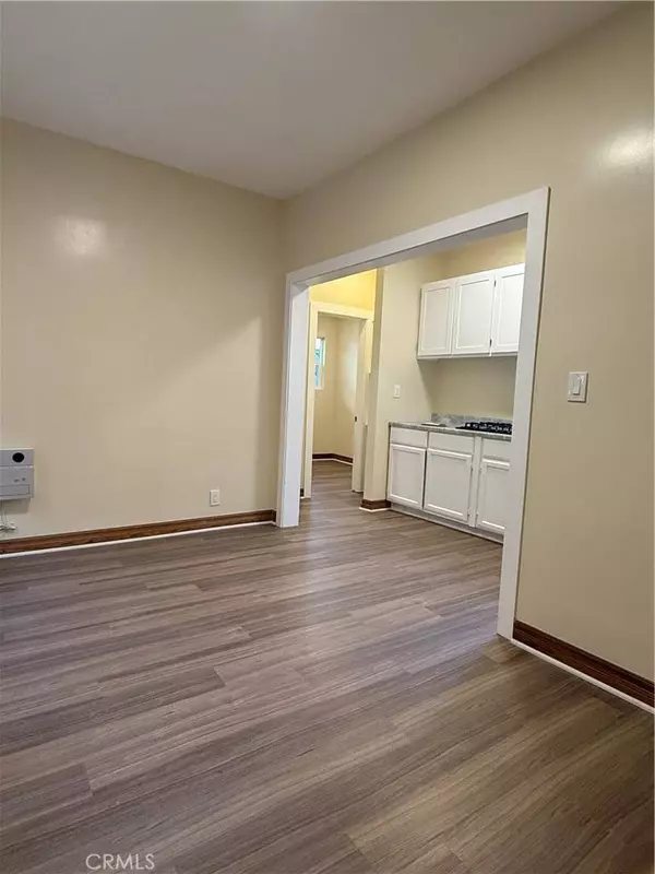 1944 New England ST, Los Angeles, CA 90007