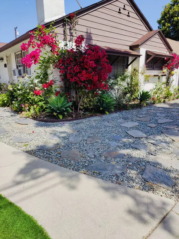 5428 Kester Ave, Van Nuys, CA 91411-3749
