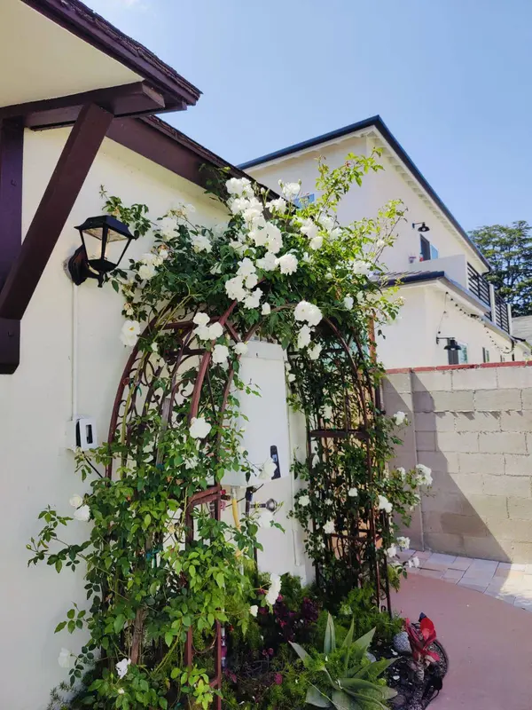 5428 Kester Ave, Van Nuys, CA 91411-3749