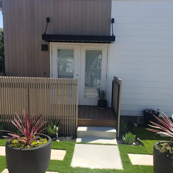 5428 Kester Ave, Van Nuys, CA 91411-3749