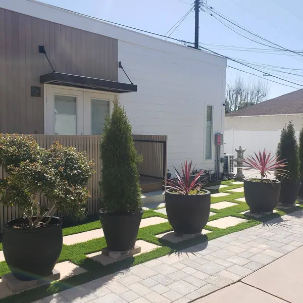 5428 Kester Ave, Van Nuys, CA 91411-3749