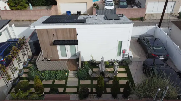 5428 Kester Ave, Van Nuys, CA 91411-3749