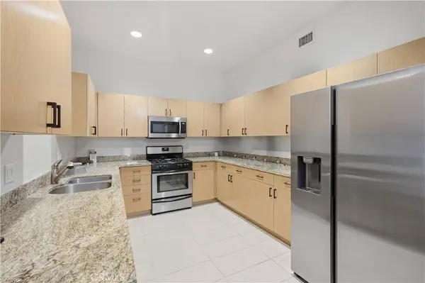 917 S New Hampshire #301, Los Angeles, CA 90006