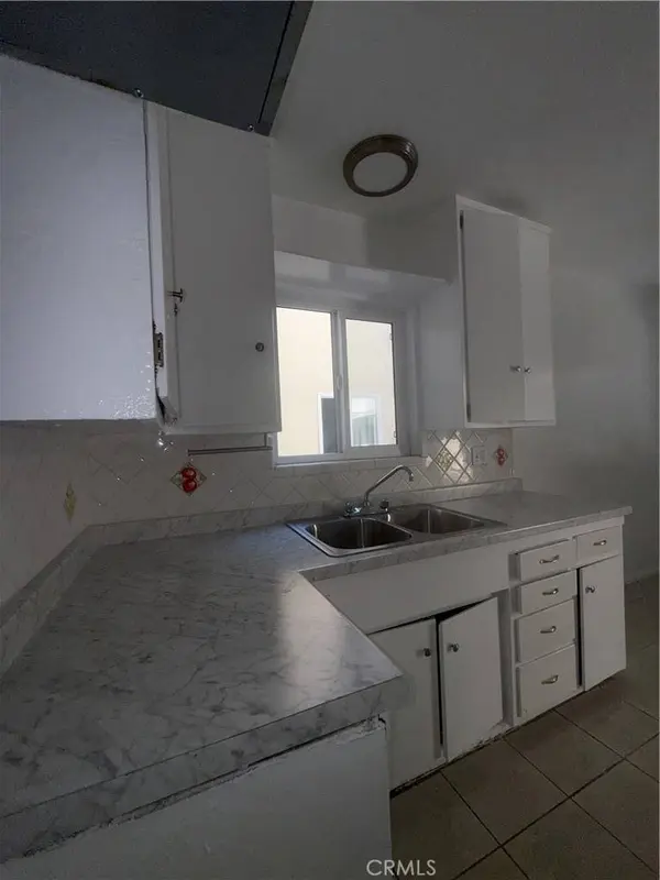 1805 Rimpau, Los Angeles, CA 90019