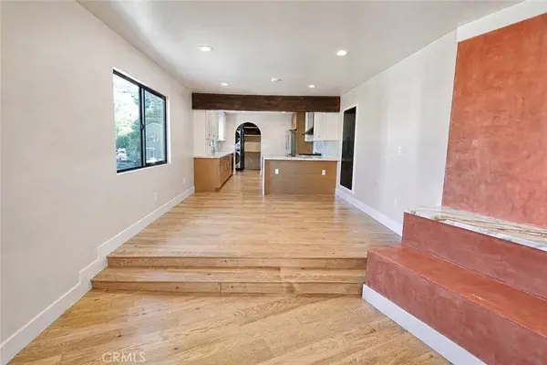 3434 Larissa, Los Angeles, CA 90026