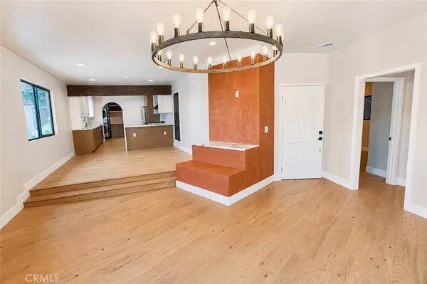 3434 Larissa, Los Angeles, CA 90026