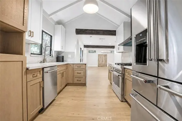 3432 Larissa, Los Angeles, CA 90026