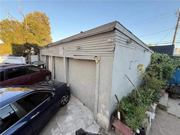 5324 S Hoover, Los Angeles, CA 90037