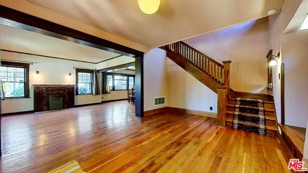 216 Mount Washington Dr, Los Angeles, CA 90065