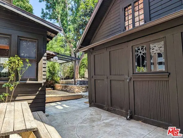 216 Mount Washington Dr, Los Angeles, CA 90065