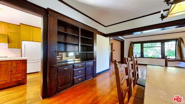 216 Mount Washington Dr, Los Angeles, CA 90065