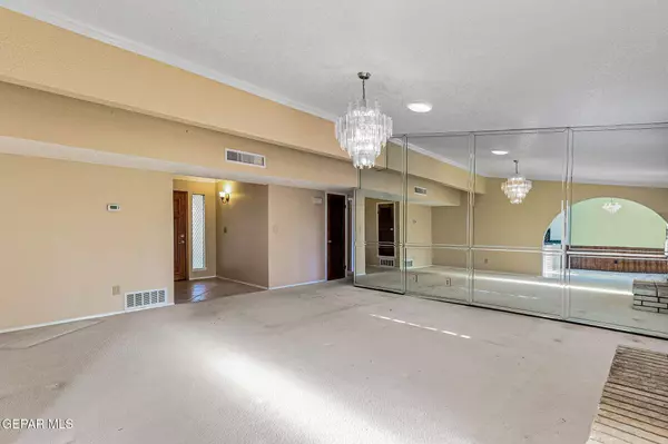 1703 ROBERT WYNN ST, El Paso, TX 79936