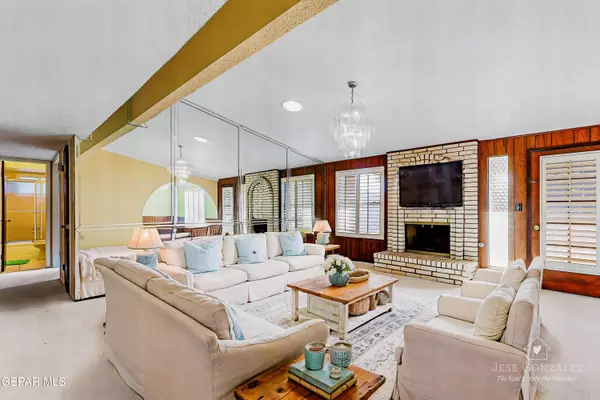 1703 ROBERT WYNN ST, El Paso, TX 79936