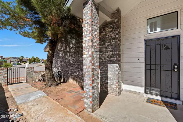 7200 CANYON RUN DR, El Paso, TX 79912