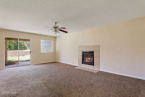 1513 PRICKLEY PEAR DR, El Paso, TX 79912