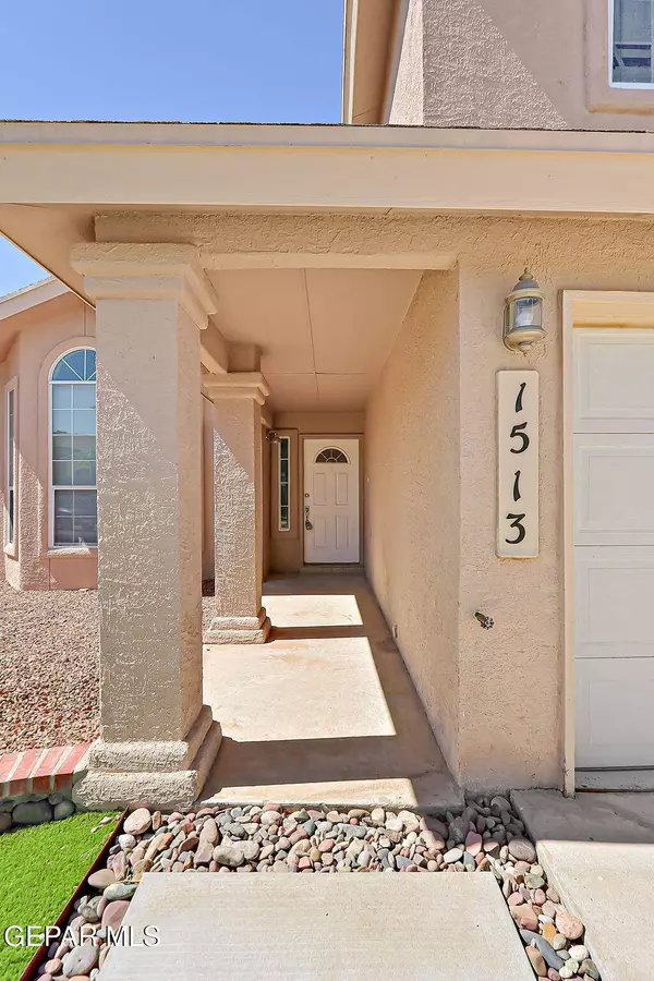 1513 PRICKLEY PEAR DR, El Paso, TX 79912