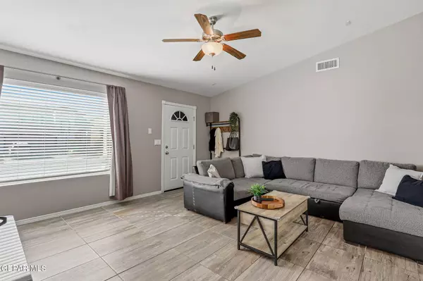 12136 Mesquite Thorn DR, El Paso, TX 79934