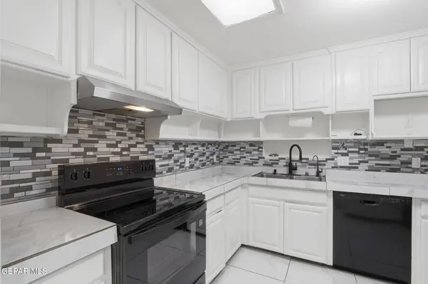 2704 MCKINLEY AVE, El Paso, TX 79930